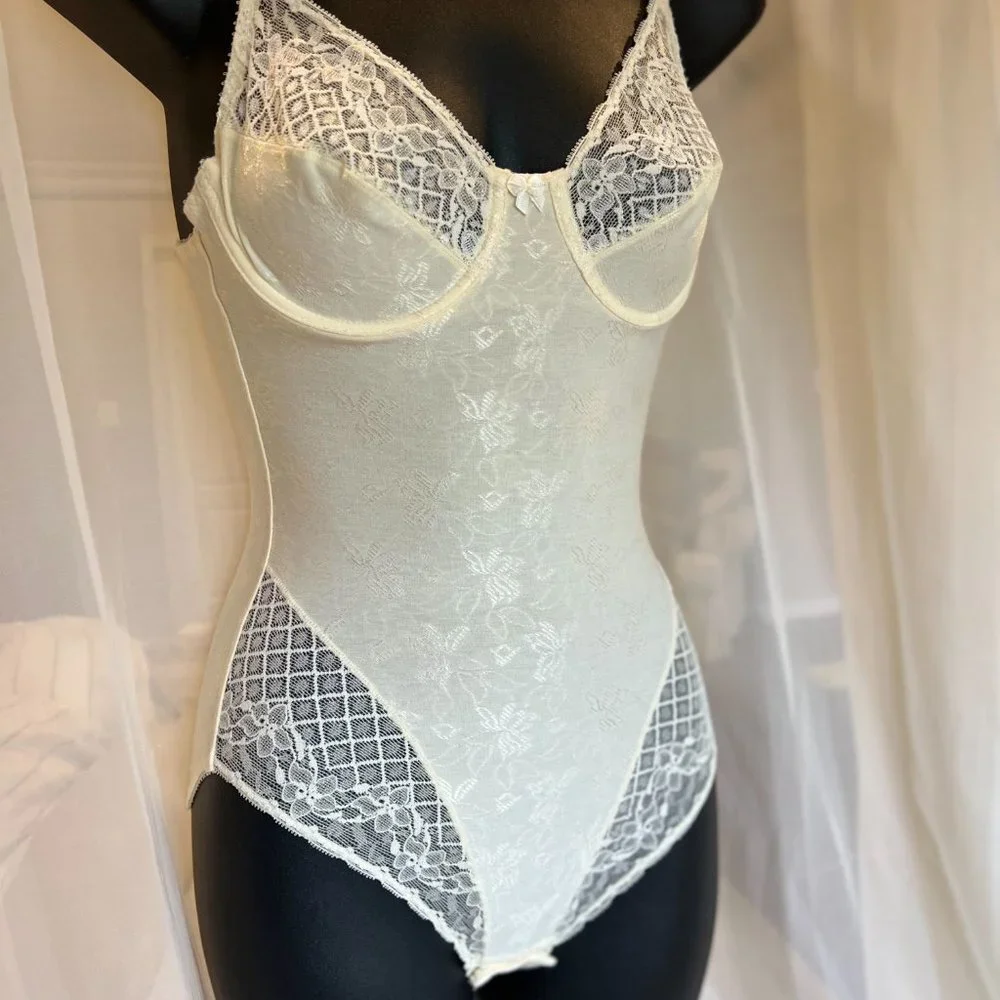 NWOT Gemma Sexy Vintage Lace Teddy Bodysuit with Hook Closures 34B - Picture 2 of 12